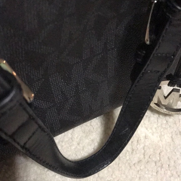 Michael Kors signature satchel - Picture 4 of 8